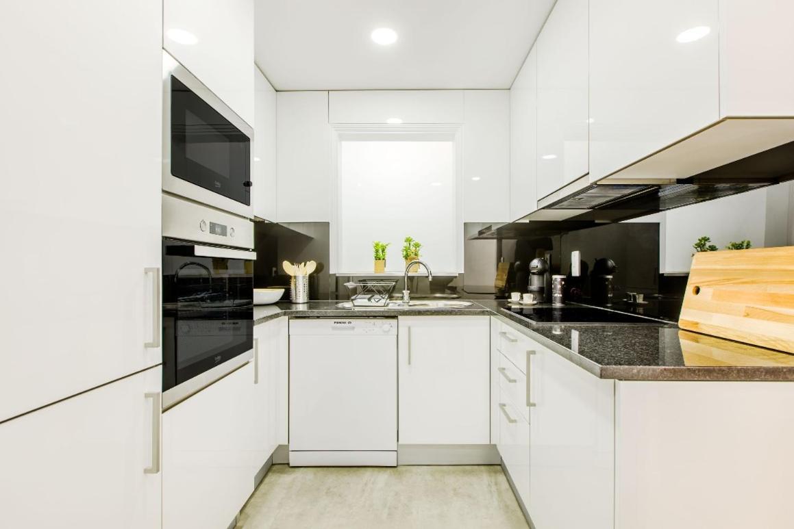 Apartment Espinho 4 *